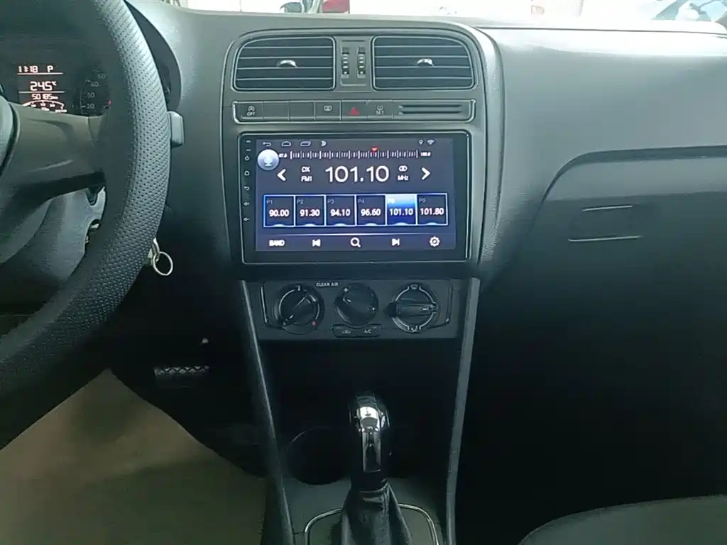 Volkswagen Polo 2018 1.5L Auto Safe Drive фото 13