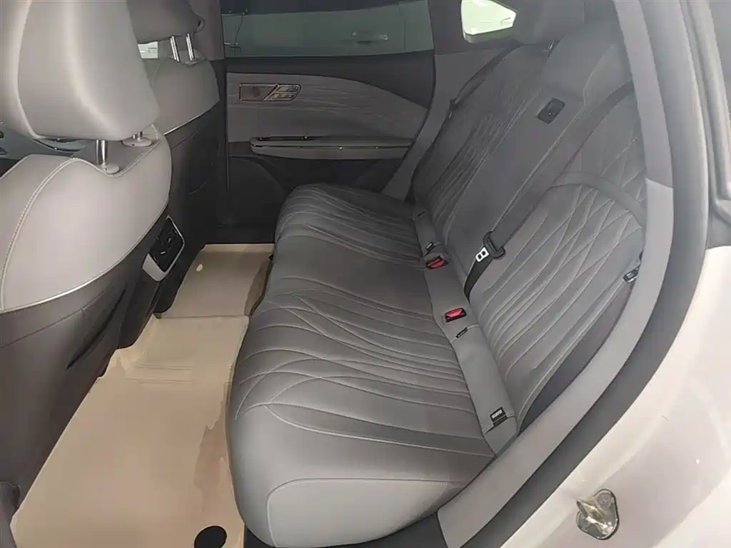 Geely Galaxy Galaxy E8 2025 700km Long Voyage Smart Drive Edition фото 17
