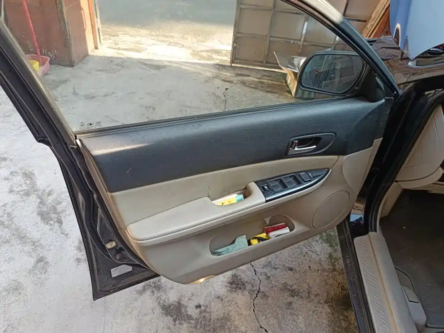 Photo 6 - Mazda 6