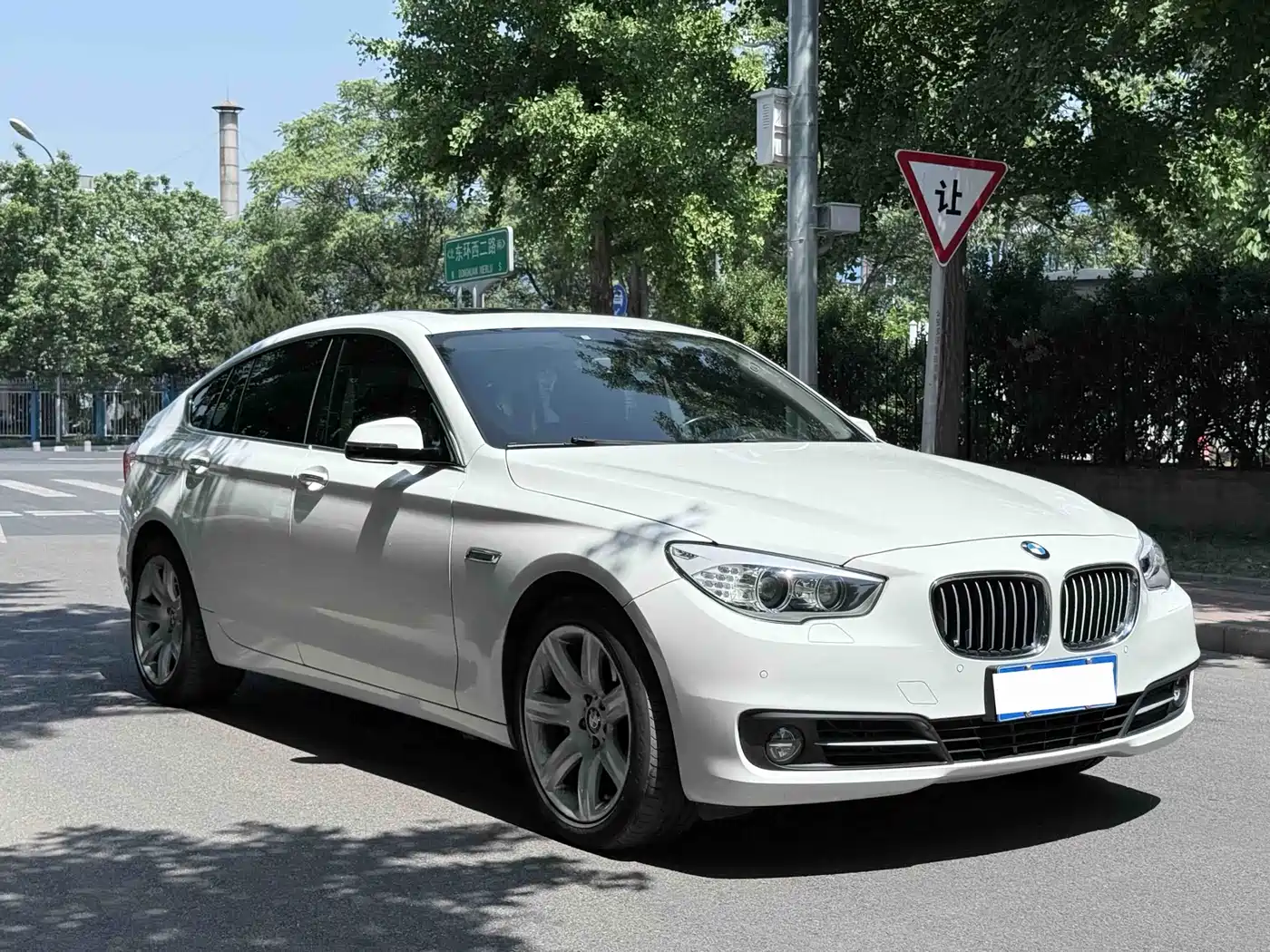 BMW 5 Series GT 2014 535i xDrive фото 3