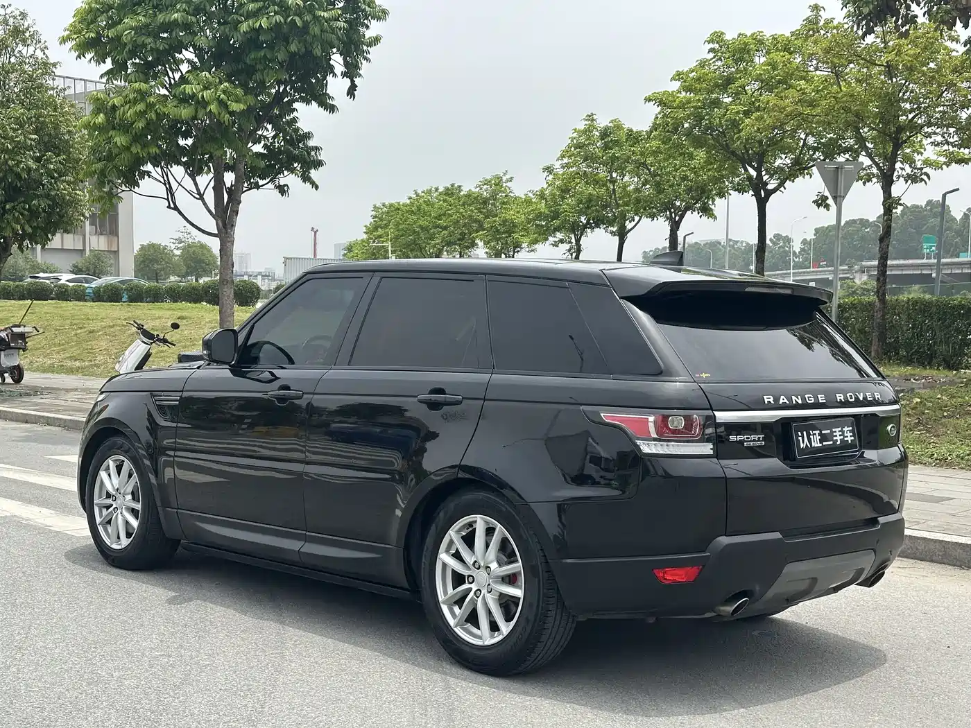 Land Rover Range Rover Sport 2017 3.0 SC V6 SE фото 8