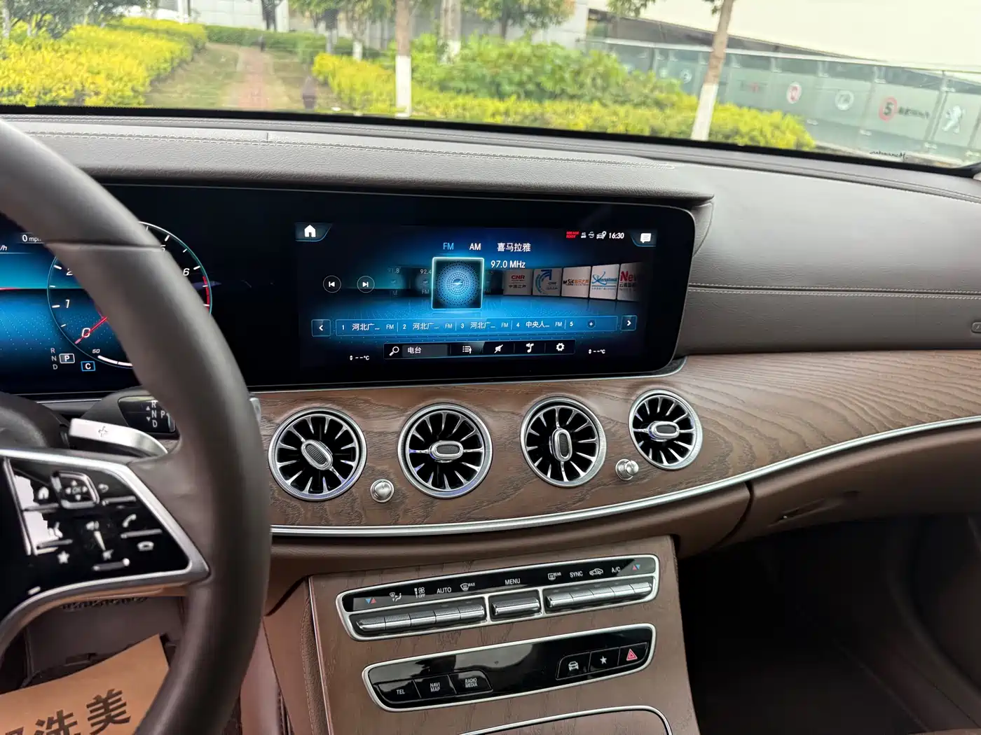 Mercedes-Benz E-Class 2023 E 300 L Fashion фото 25