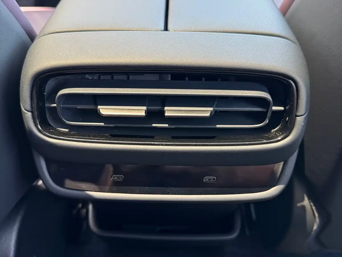 Xiaomi Auto Xiaomi SU7 2024 RWD Ultra Long Range Advanced Smart Driving Pro Edition фото 8
