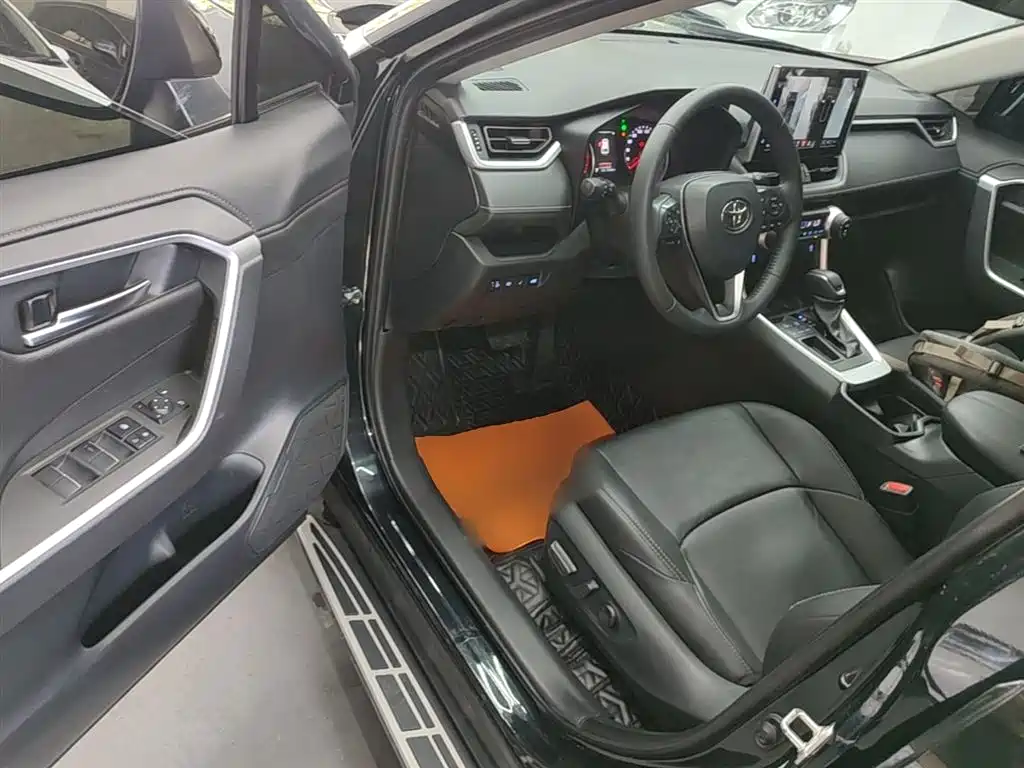 Toyota Wildlander 2022 2.0L CVT FWD Luxury Edition фото 16