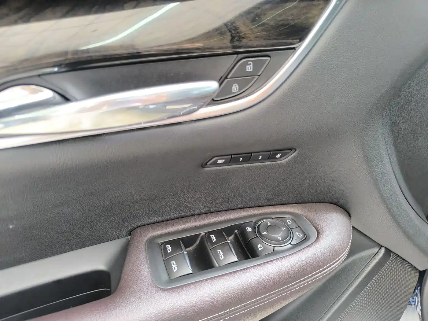 Cadillac XT6 2021 2.0T 6-seater 4WD Luxury фото 12