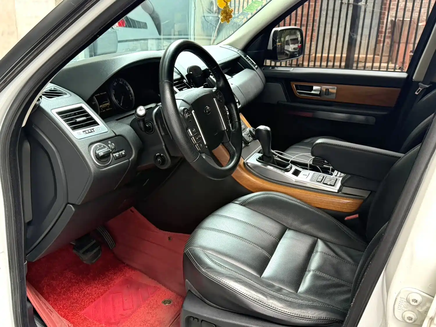 صورة 5 - Land Rover Range Rover Sport