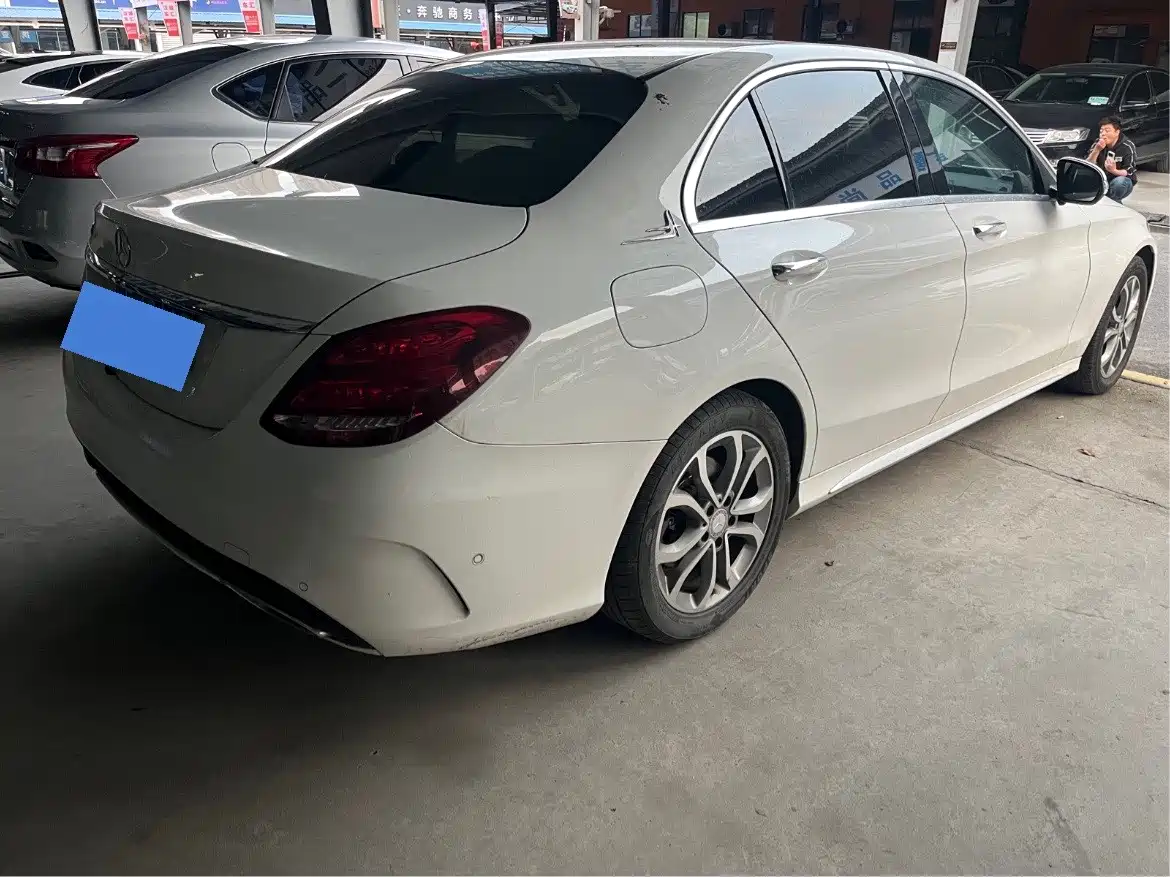 Mercedes-Benz C-Class 2015 Facelift C 180 L Sport фото 12