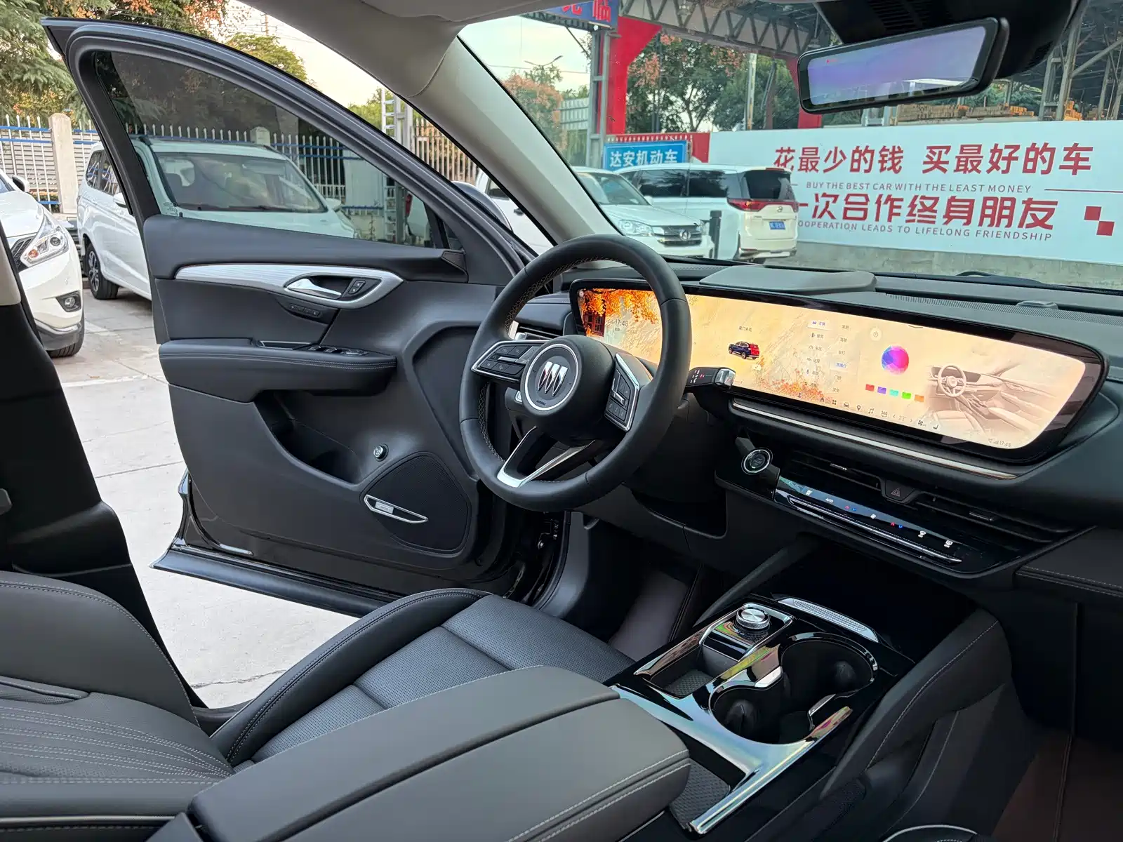 Фото 12 - Buick Envision Plus
