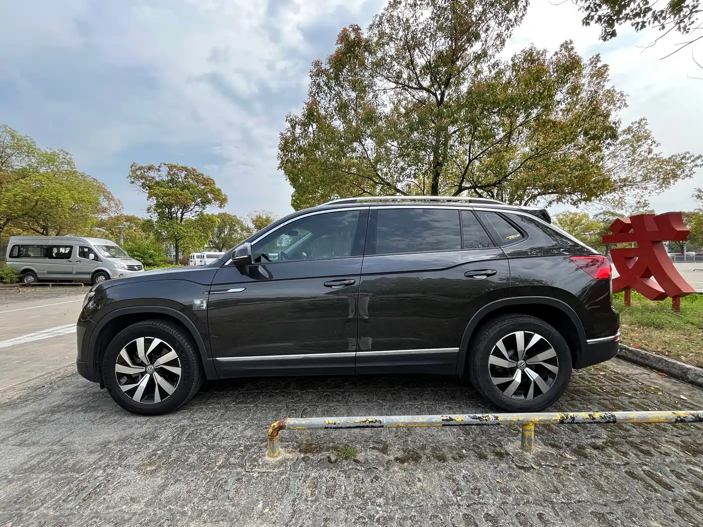 Volkswagen Tayron 2021 330TSI 2WD Luxury Smart Connect Edition фото 4
