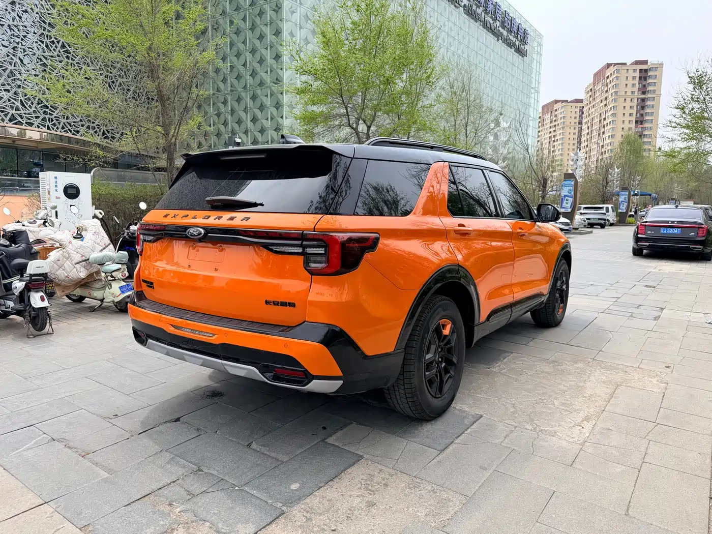 Ford Explorer 2024 2.3T EcoBoost Kunlun Summit Edition 7-Seater фото 7