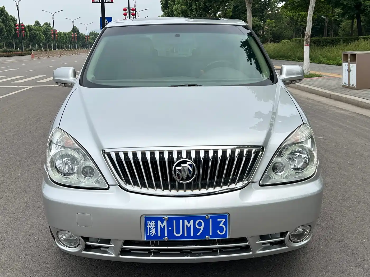 Buick GL8 2011 2.4L LT Executive Edition фото 2