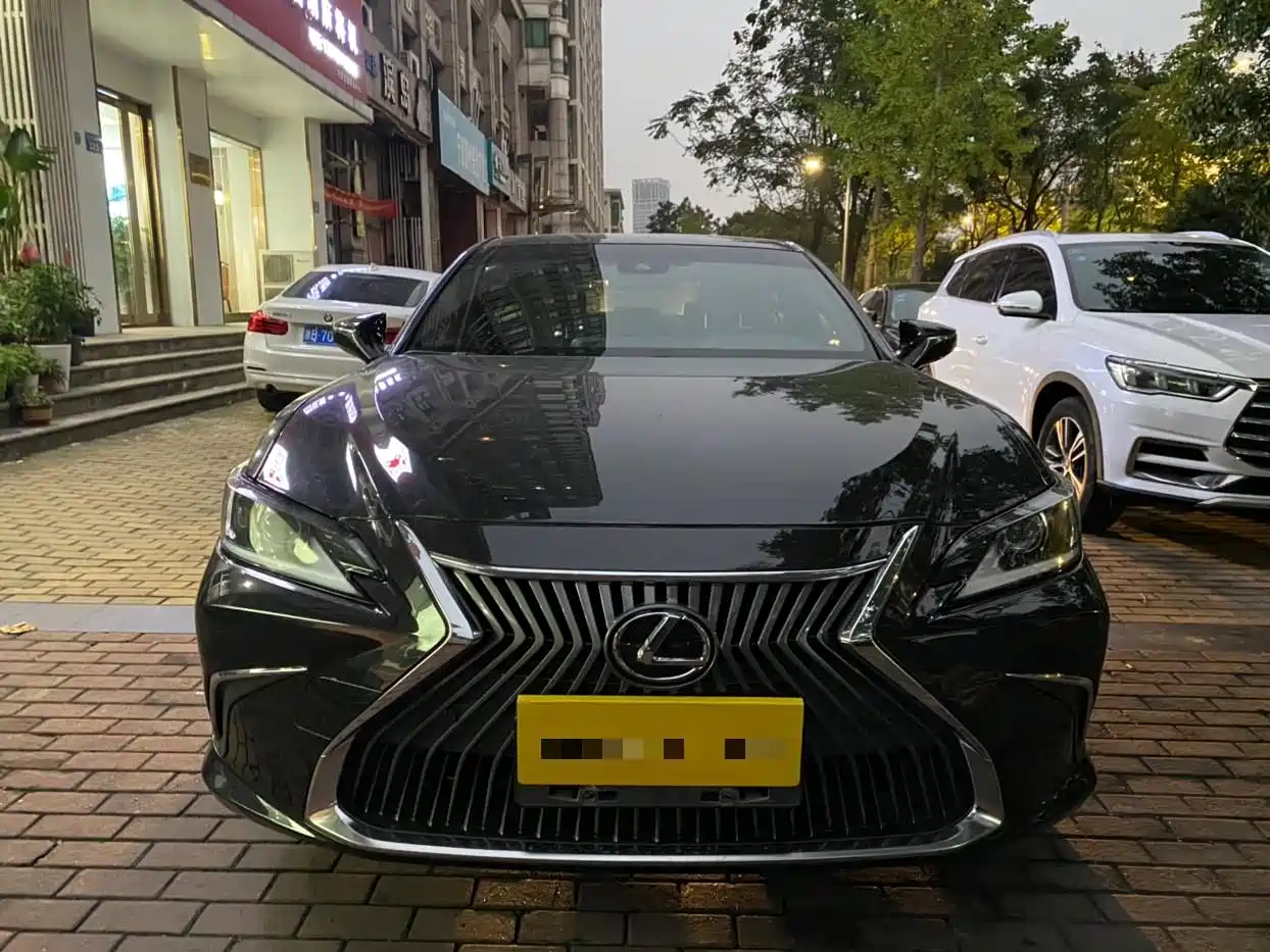 Lexus ES 2020 200 Excellence фото 2