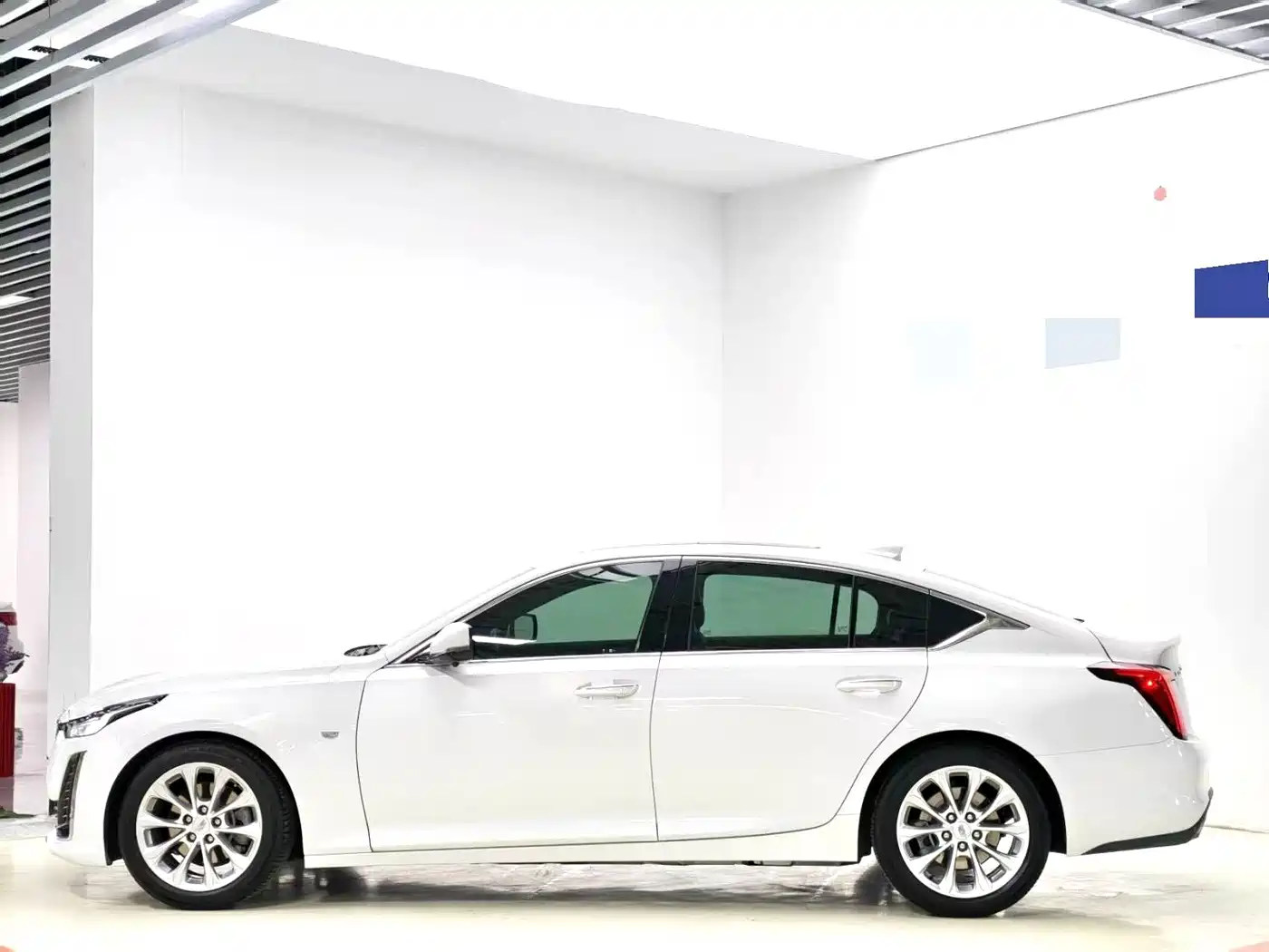 Cadillac CT5 2021 28T Luxury фото 2