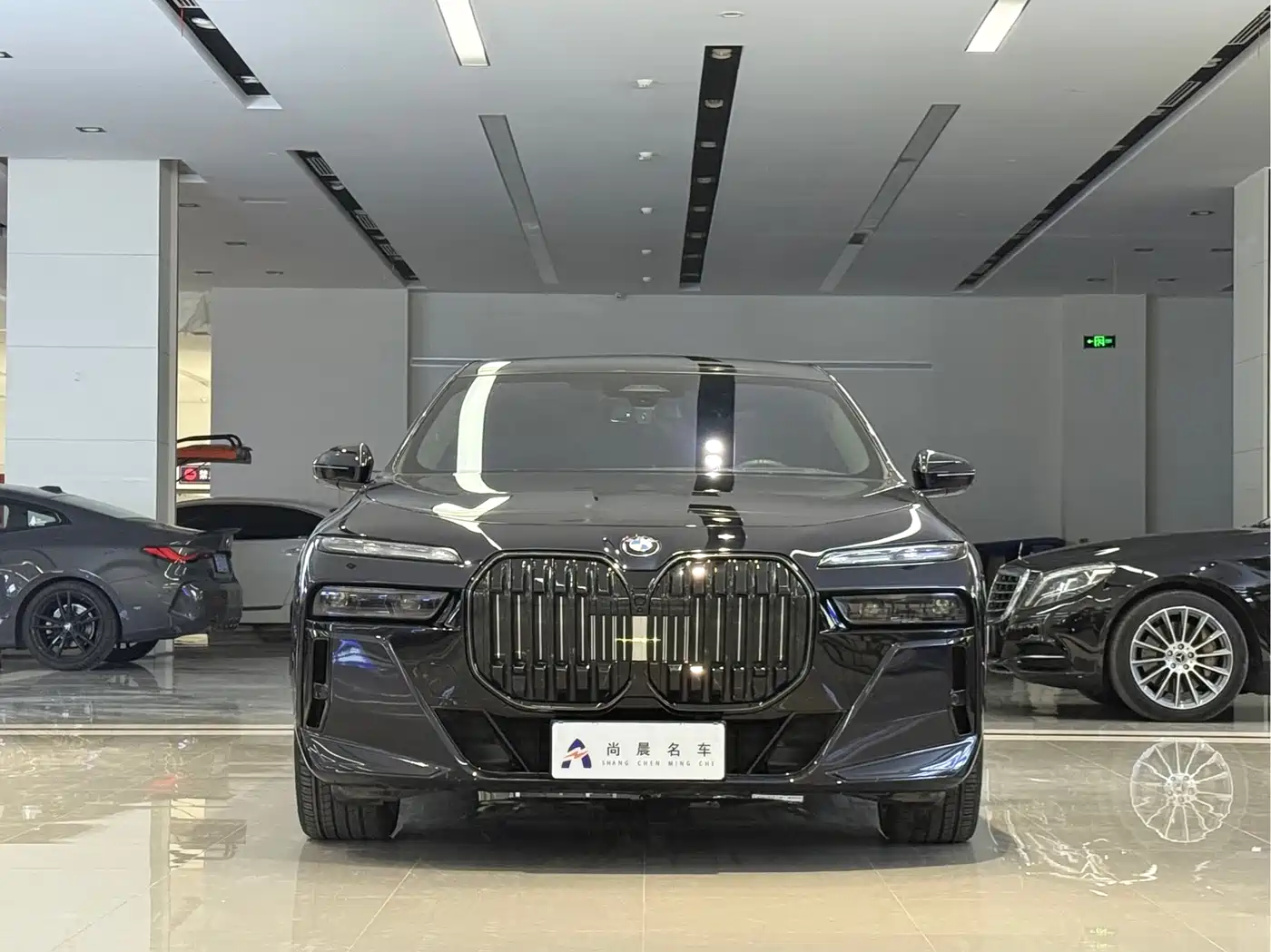 BMW 7 Series 2023 Model 740Li Leading M Sport Package фото 2