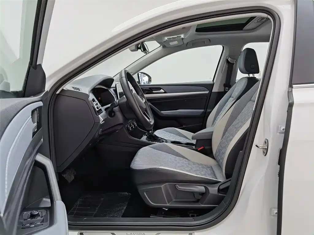Volkswagen Lavida 2023 300TSI DSG Comfort Edition фото 10