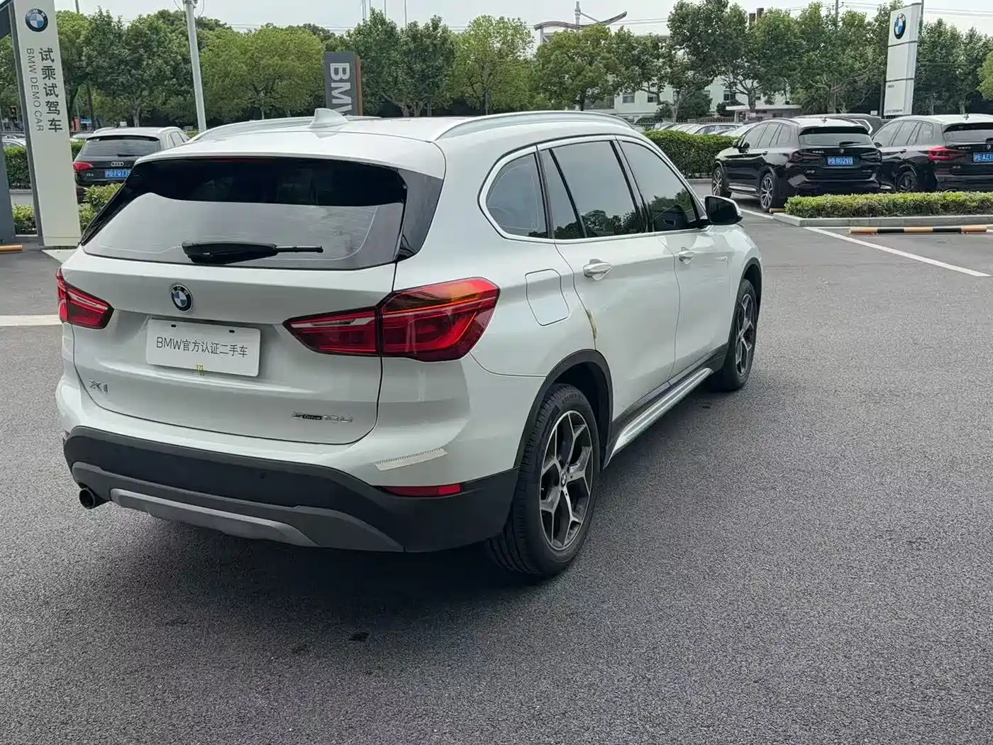BMW X1 2019 sDrive18Li Premium Model фото 3
