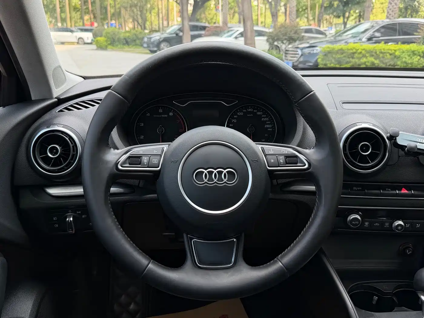 Audi A3 2015 Sportback 40 TFSI Automatic Comfort фото 8