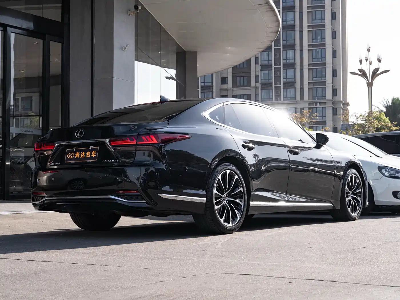 2023 Lexus LS