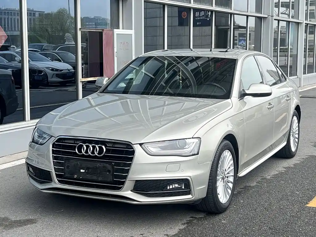 Фото 1 - Audi A4L