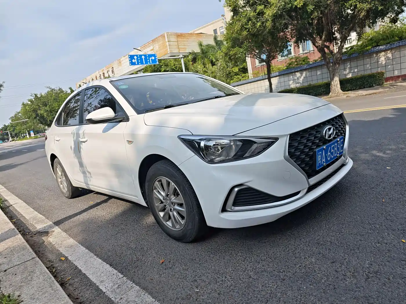 Hyundai Elantra 2020 1.6L Auto GL Pleasing Edition фото 3