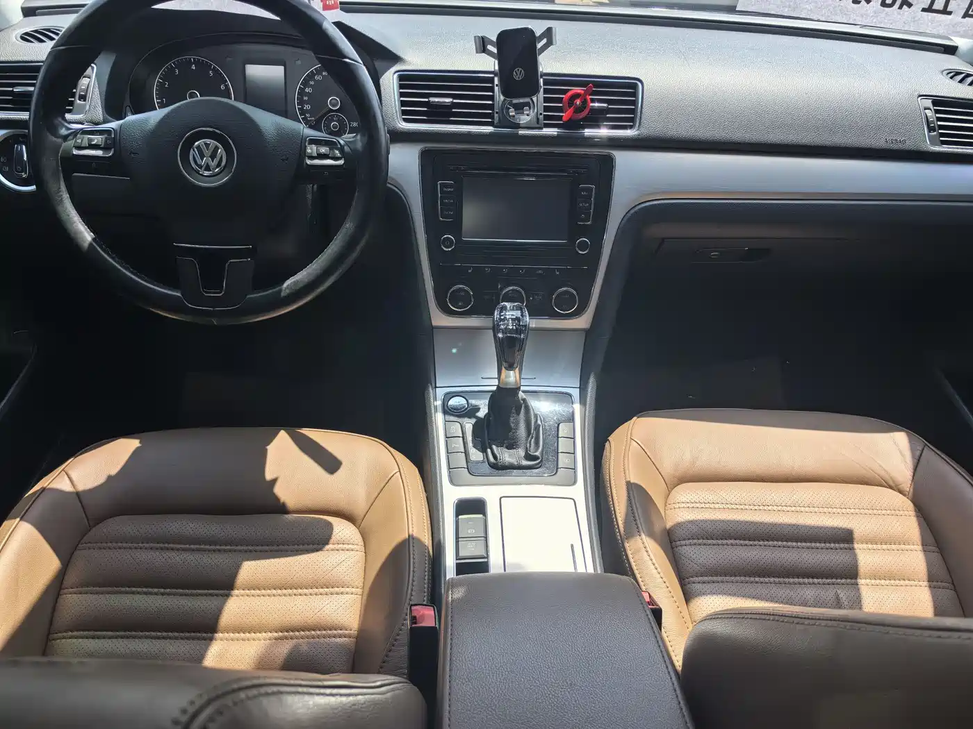 Volkswagen Passat 2014 2.0TSI DSG Executive Edition фото 11