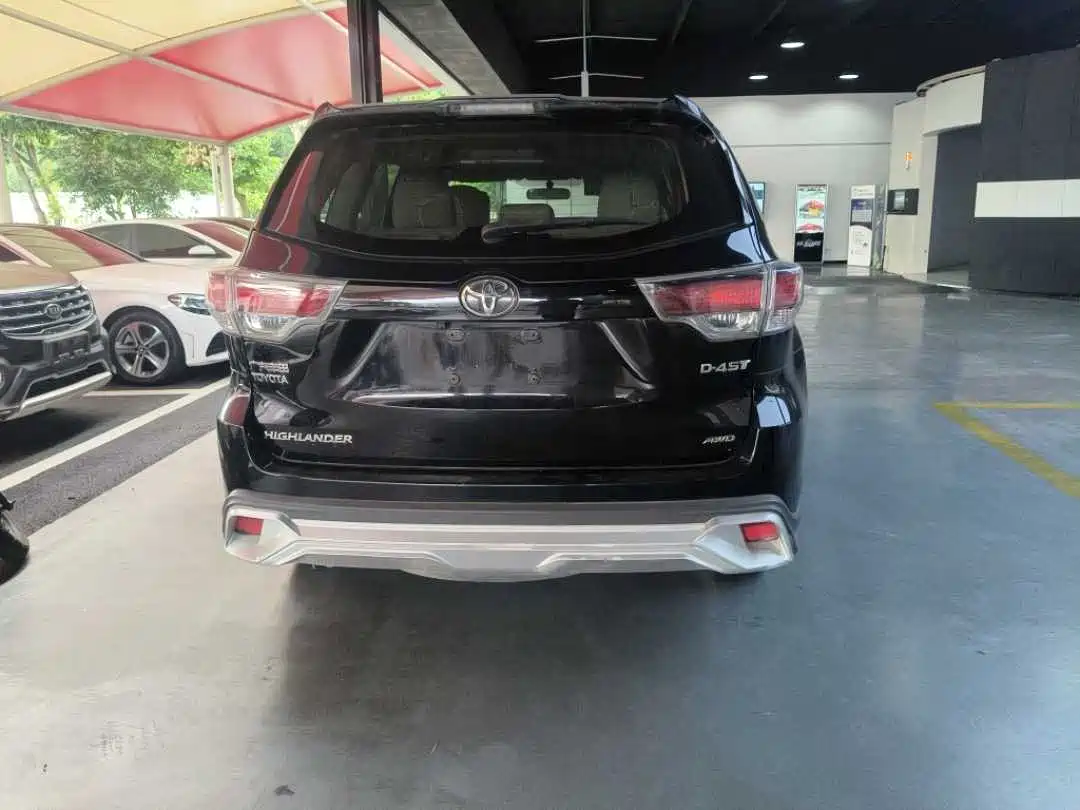 Photo 6 - Toyota Highlander