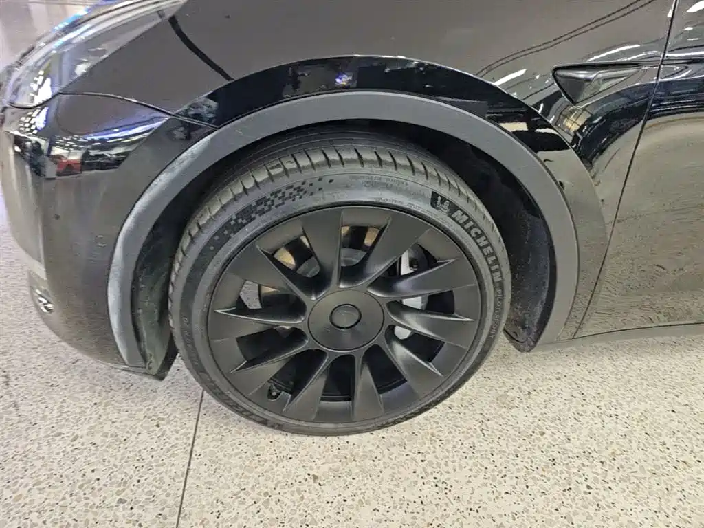 Фото 23 - Tesla Model Y
