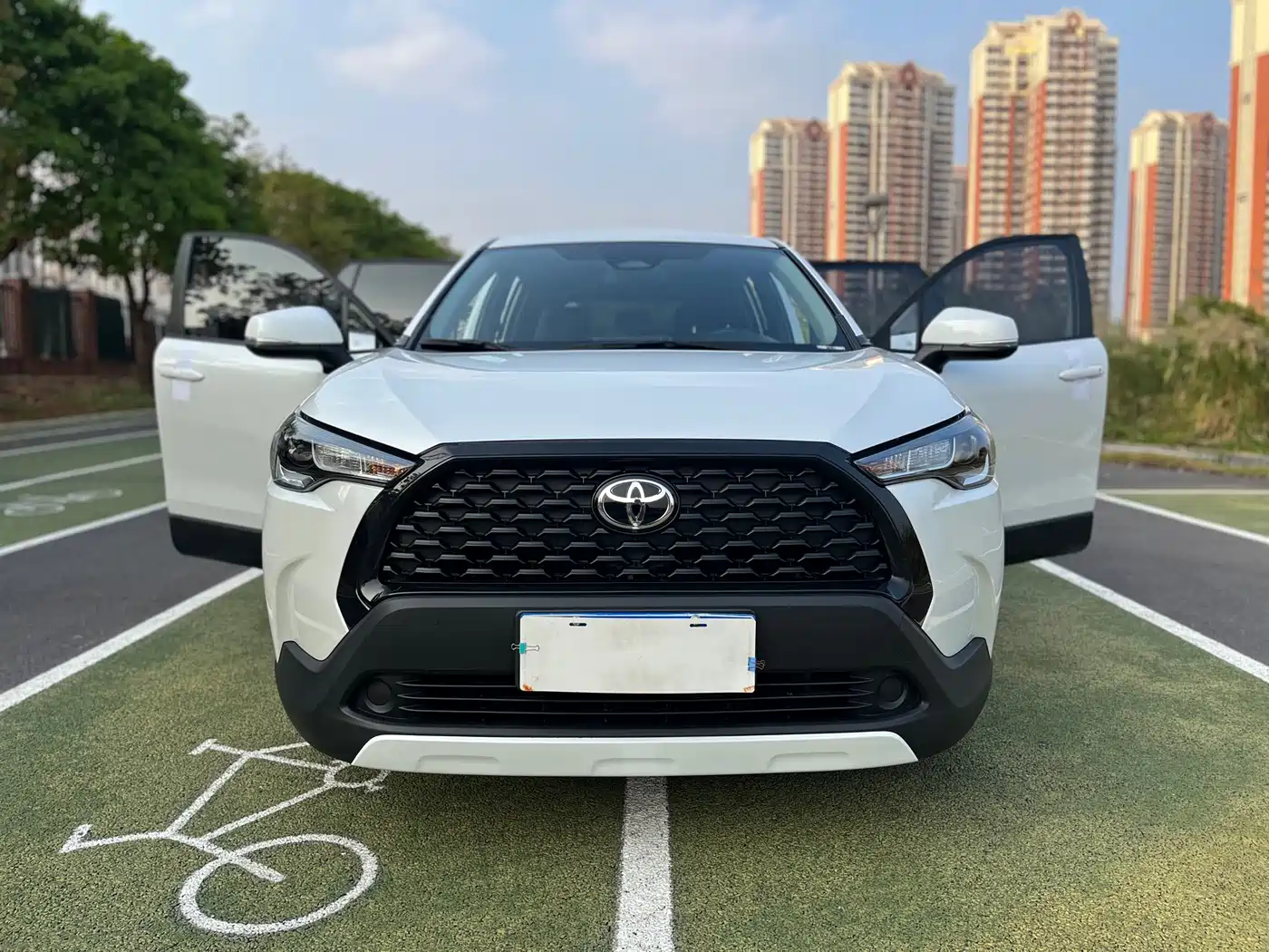 Toyota Corolla Cross 2024 Model 2.0L Pioneer Edition фото 2