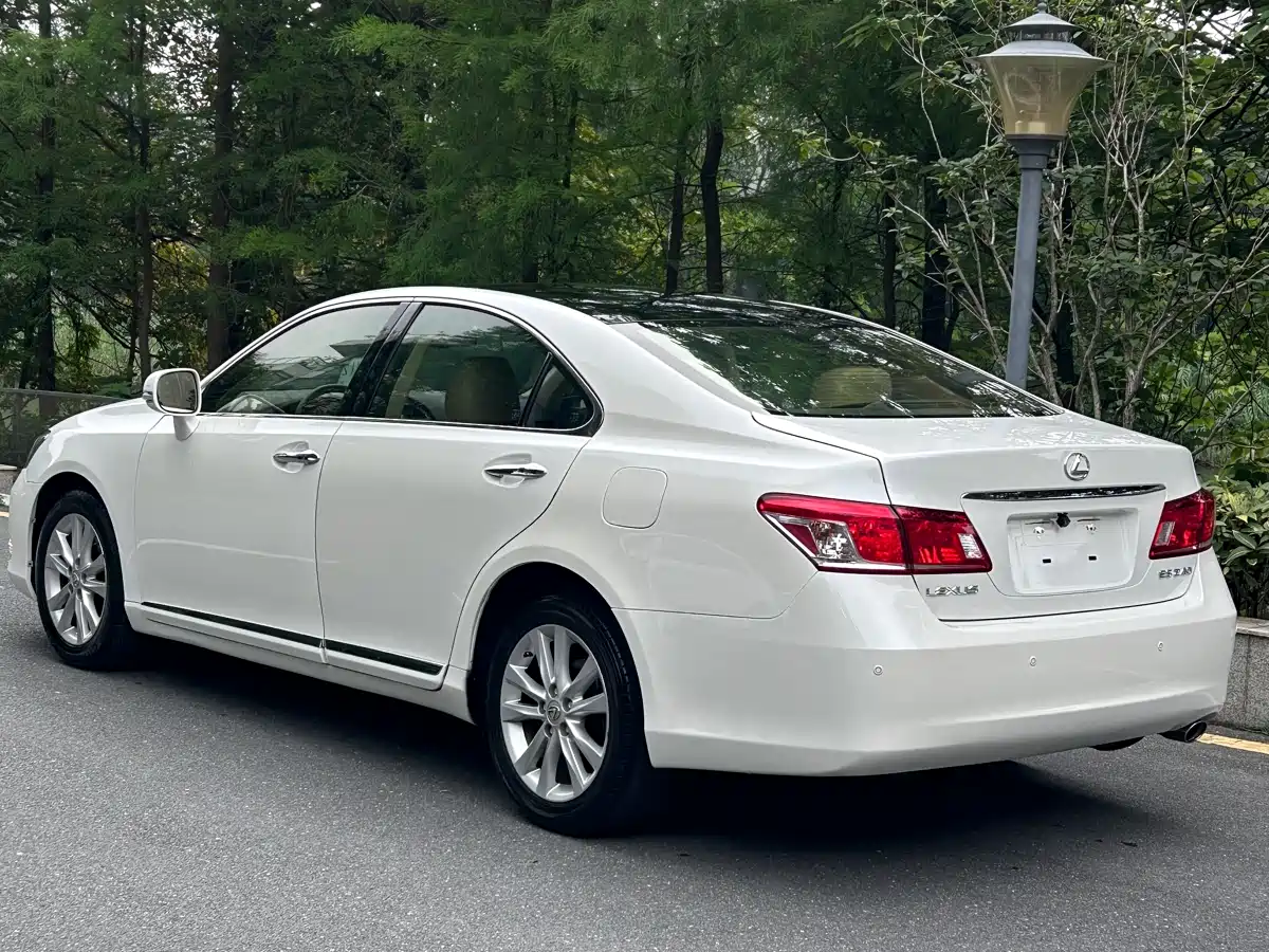 Lexus ES 2012 240 Special Limited Edition фото 5