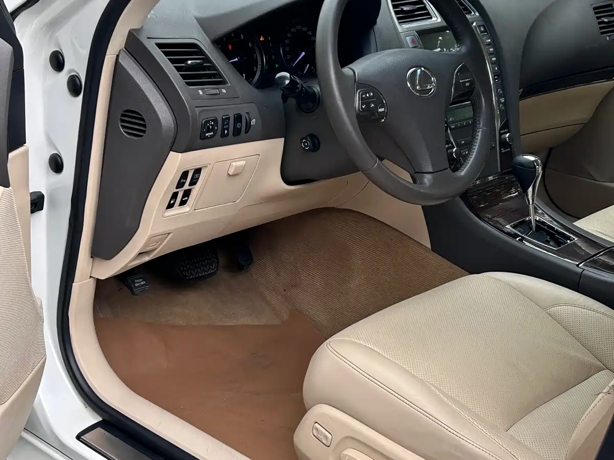 Lexus ES 2012 240 Special Limited Edition фото 9