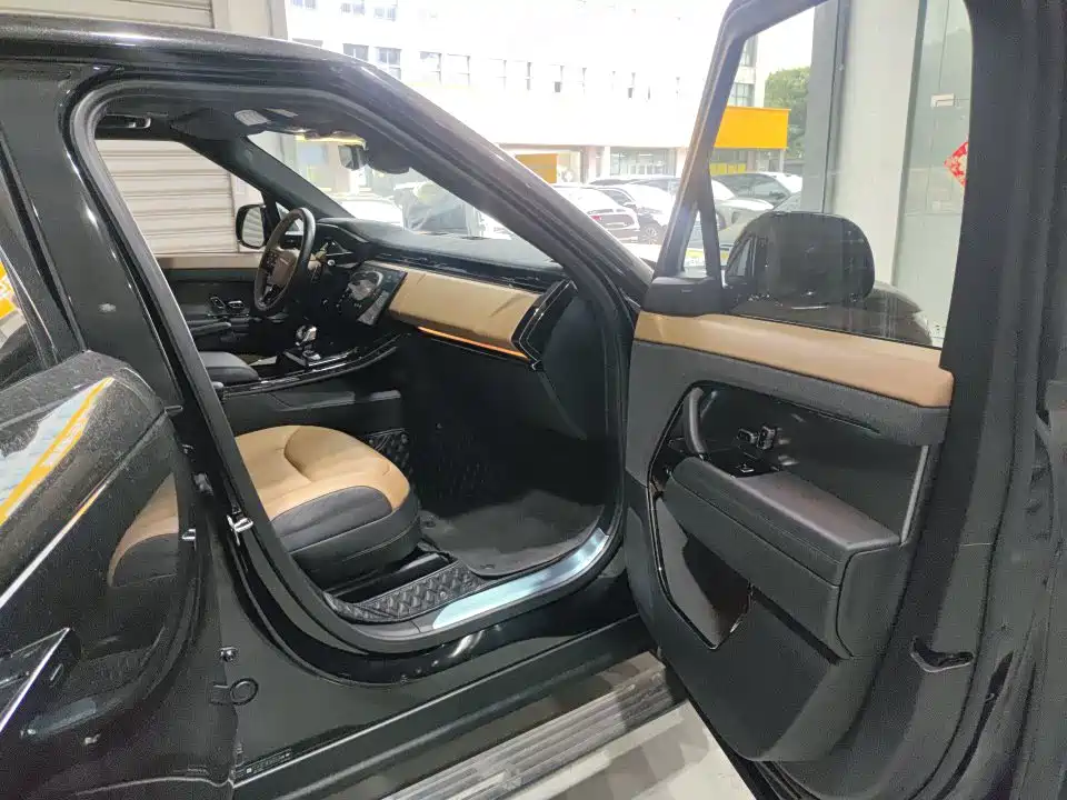 Land Rover Range Rover Sport 2024 400PS Dynamic SE фото 12