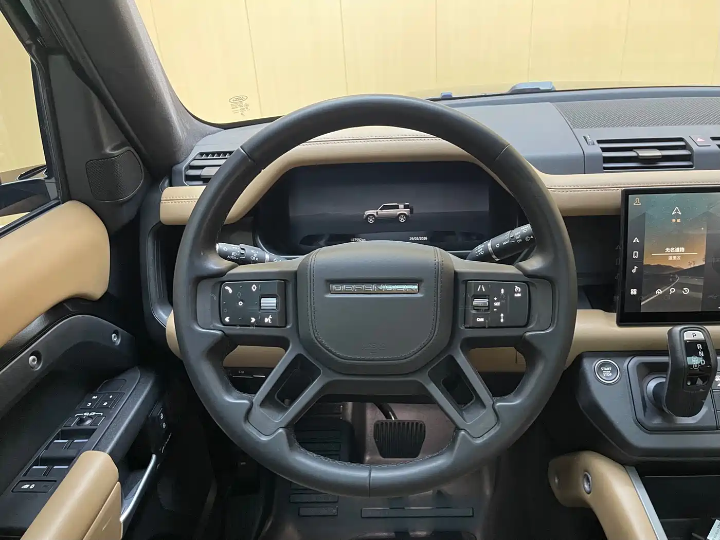 Land Rover Defender 2025 110 3.0T P400 -Dynamic HSE фото 11