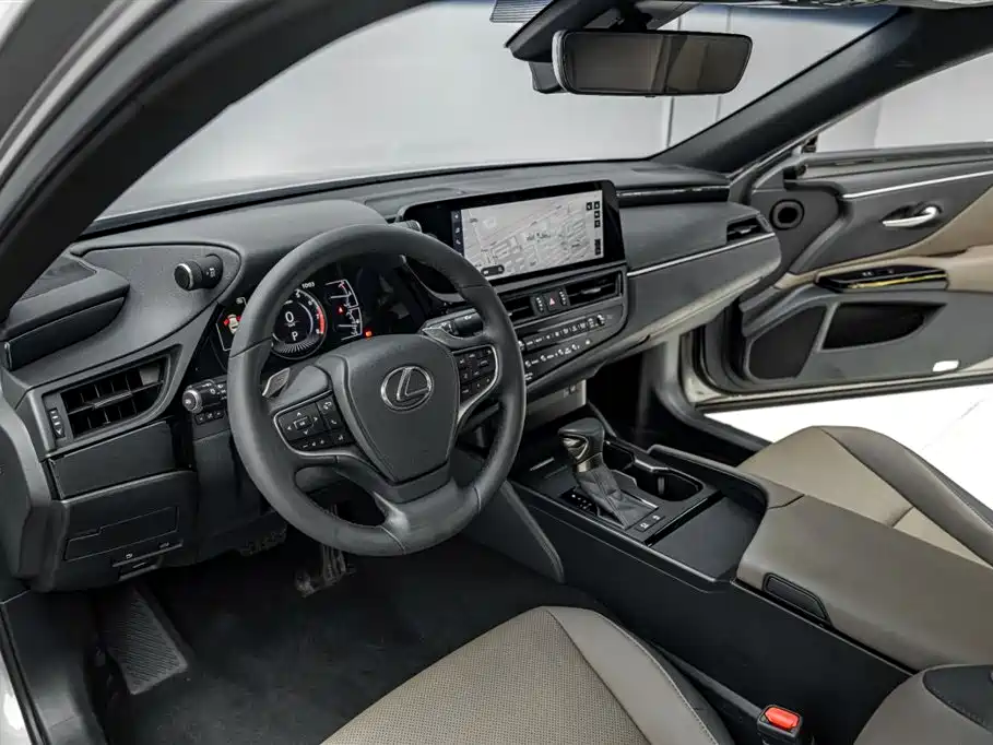 Lexus ES 2022 200 Excellence Edition фото 19