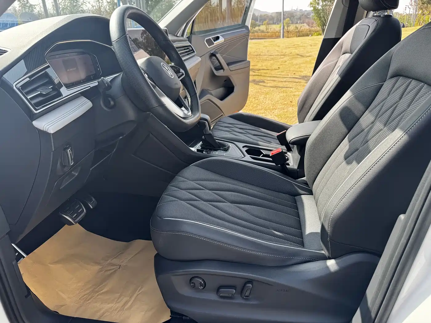 Volkswagen Tiguan L 2022 330TSI Auto 2WD R-Line Premium Edition фото 13