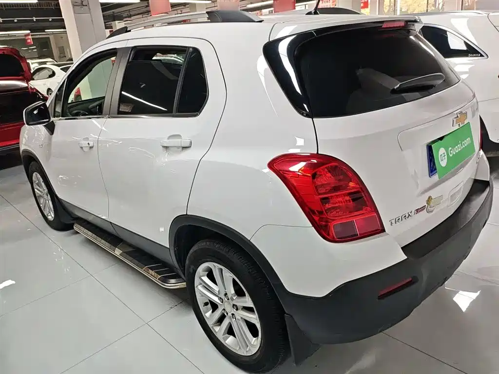 Chevrolet Trax 2016 1.4T Automatic 2WD Comfort Sunroof Edition фото 5