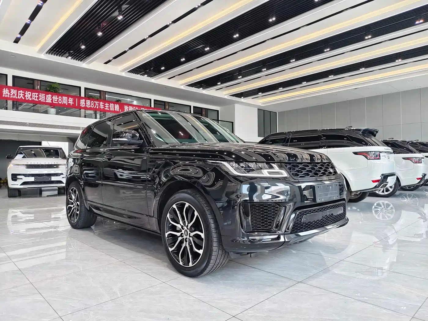 Land Rover Range Rover Sport 2021 3.0 L6 Gloss Black Edition фото 3