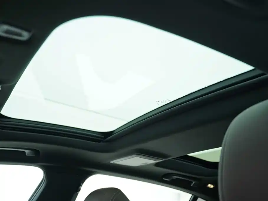 BMW 5 Series 2023 530Li Leading M Sport Package фото 6