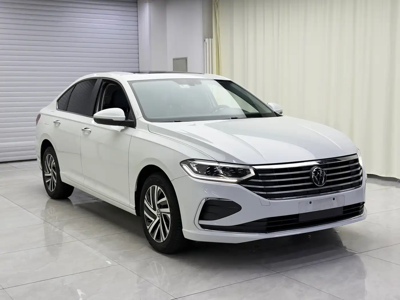 Volkswagen Lavida 2023 1.5L Auto Luxury Edition фото 3