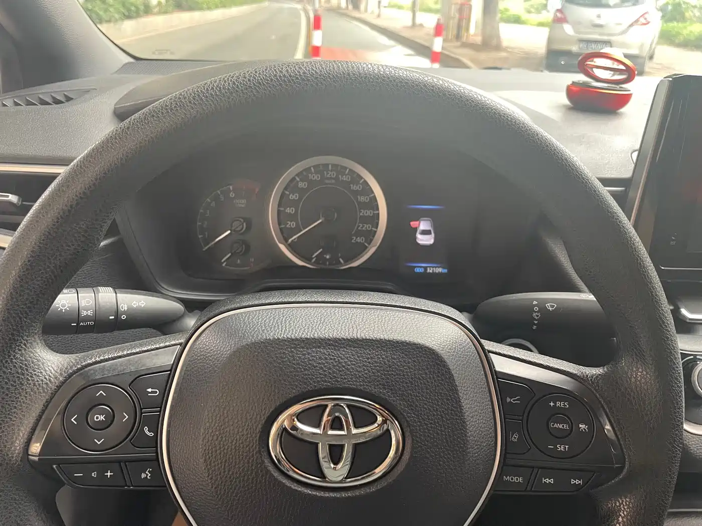 Toyota Levin 2022 185T CVT Sport Edition фото 8