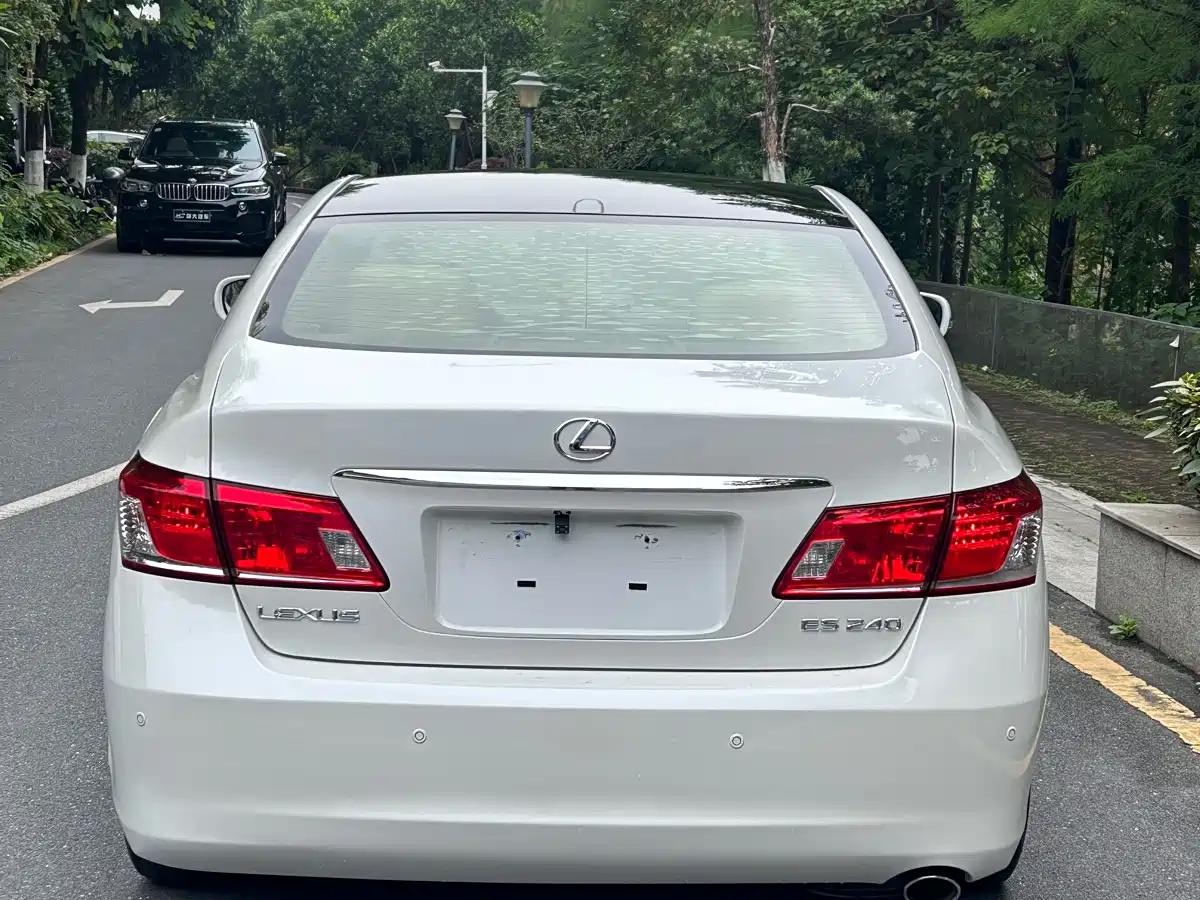 Lexus ES 2012 240 Special Limited Edition фото 6
