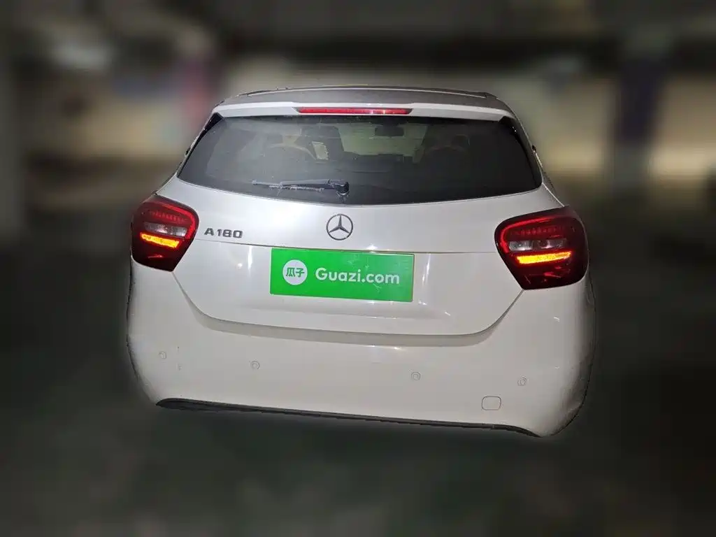 Mercedes-Benz A-Class (Import) 2016 A 180 фото 4