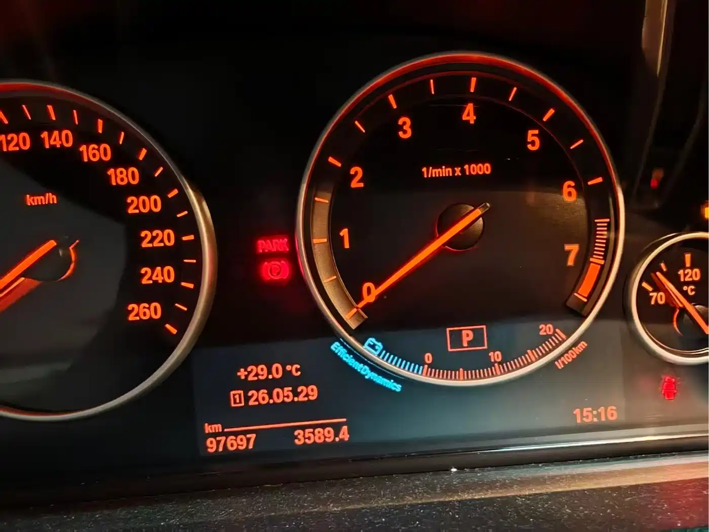 BMW 5 Series 2014 520Li Elegance фото 4