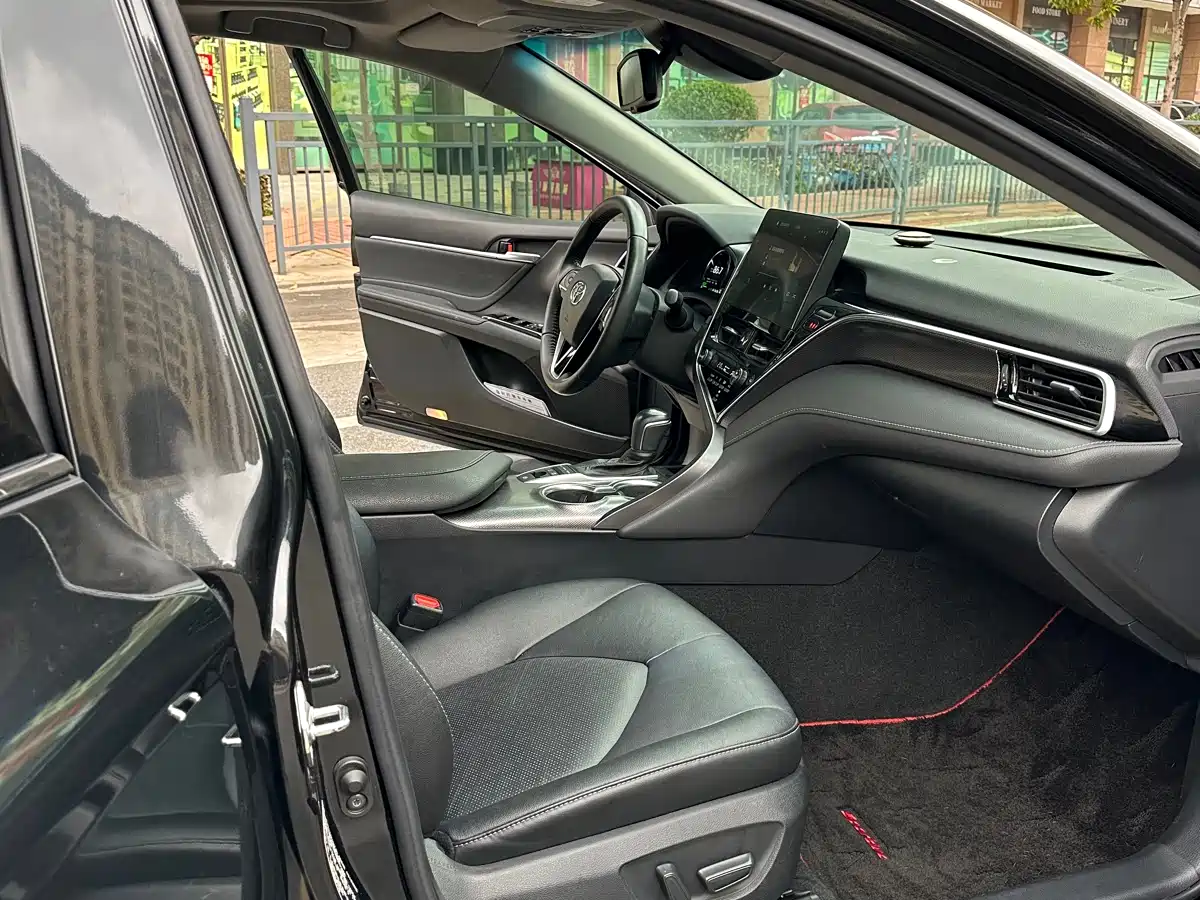 Toyota Camry 2021 Hybrid 2.5HS Fashion Edition фото 10