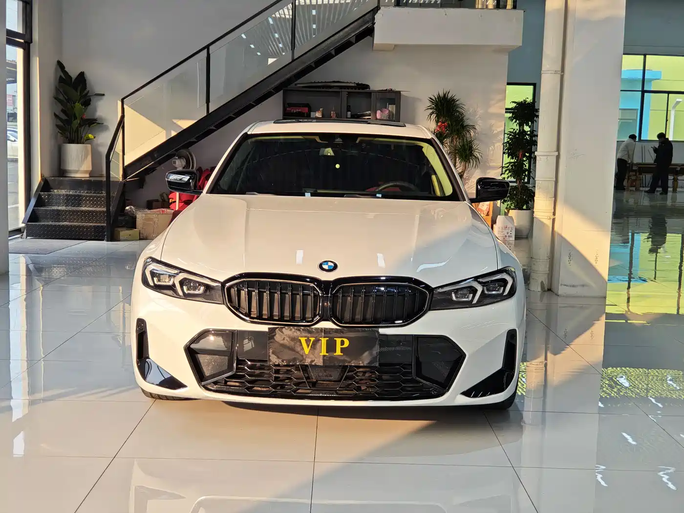 BMW 3 Series 2025 330Li M Sport Night Edition фото 2