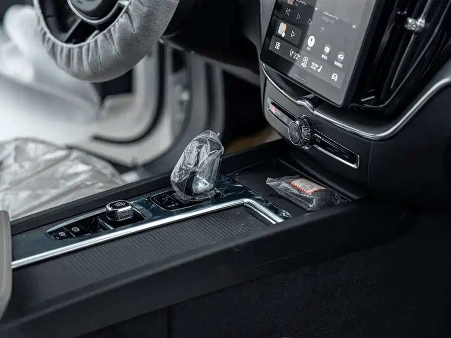 Фото 9 - Volvo XC60