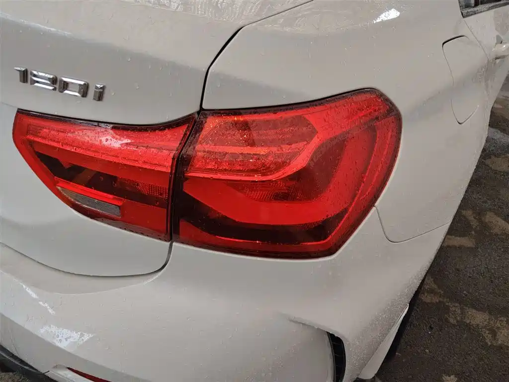 BMW 1-SERIES