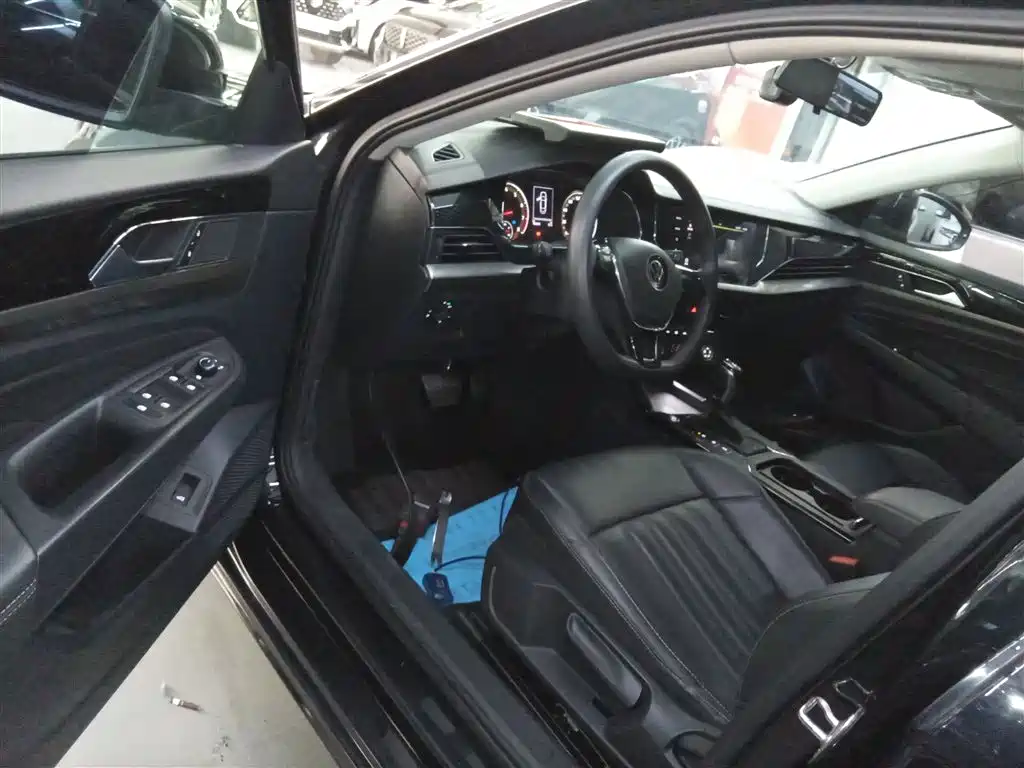 Volkswagen Passat 2020 Facelift 280TSI Business Version China VI фото 16