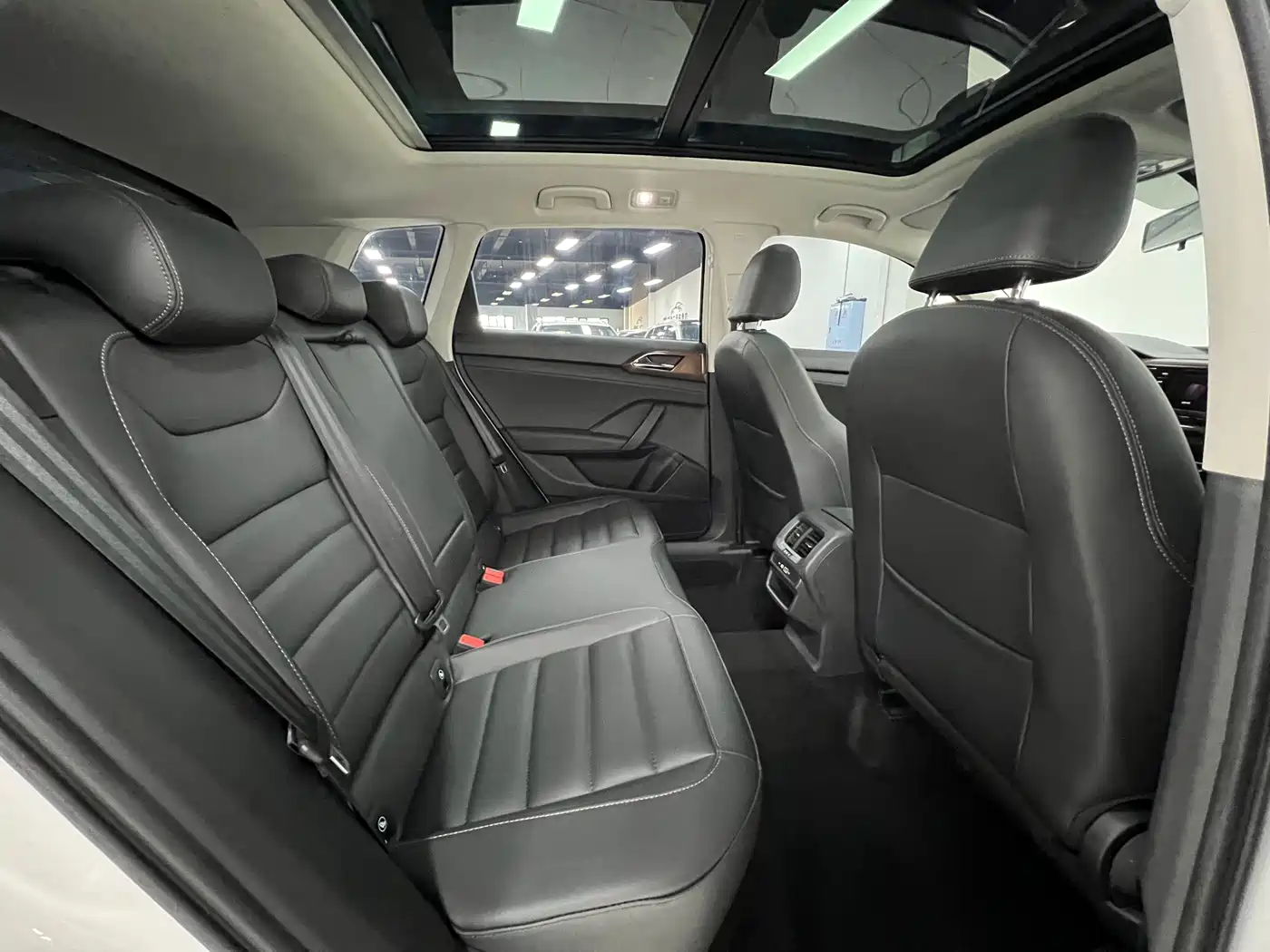 Volkswagen Tharu 2021 280TSI 2WD Luxury Plus фото 10