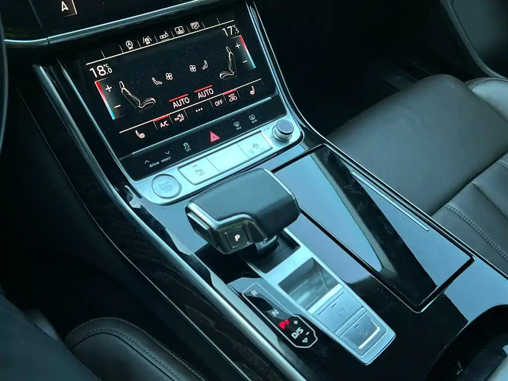 Audi A8 2019 A8L 50 TFSI quattro Comfort фото 8