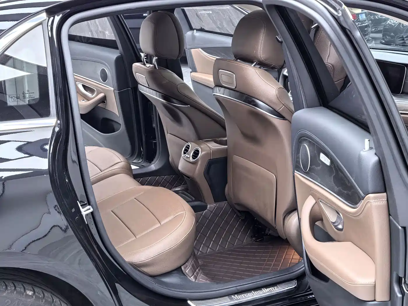 Mercedes-Benz E-Class 2016 E 200 L Sport Type фото 9